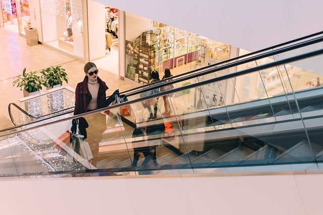 stagione natalizia centro commerciale