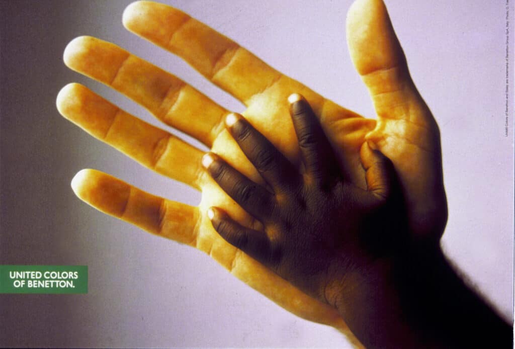 1990 - Mano bianca e nera