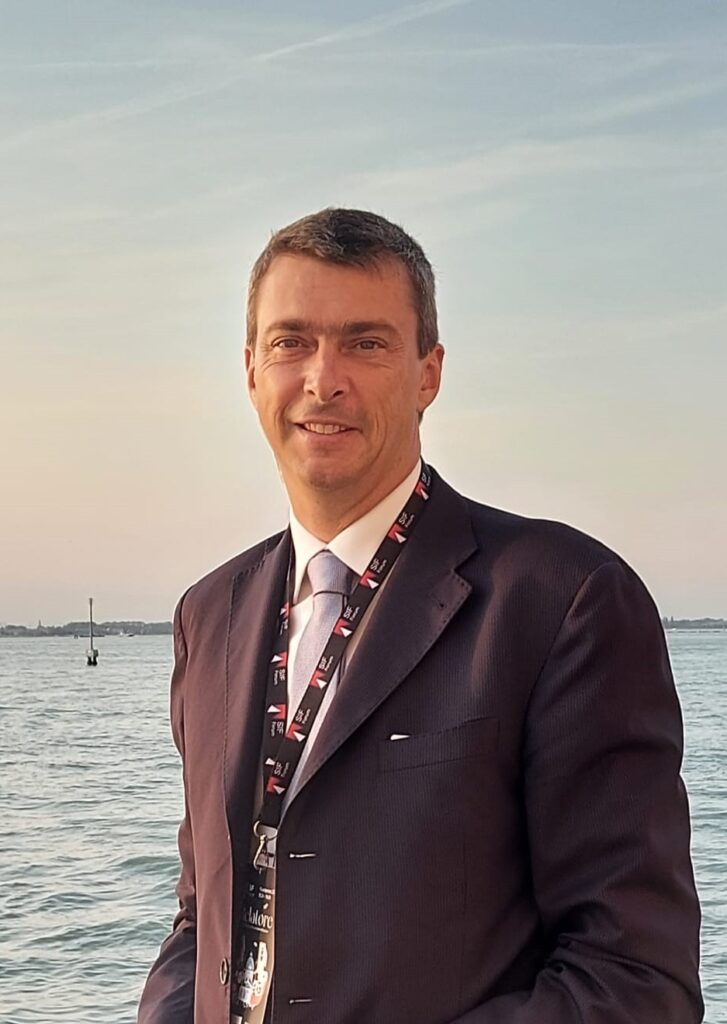 Paolo Lobetti Bodoni, Consulting Leader di EY Italia: “Tramite EY Studio+ ci impegniamo ad aiutare i nostri clienti a crescere in un mondo di cambiamenti esponenziali mantenendo un approccio orientato al cliente”.