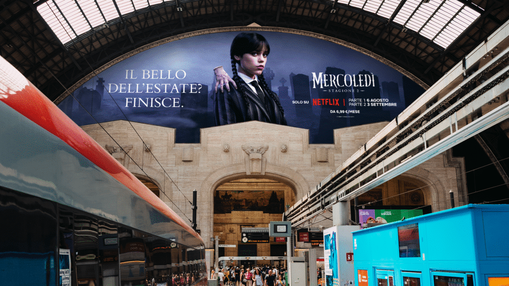 La campagna dark di Netflix che accompagna i fan alla seconda parte di Mercoledì